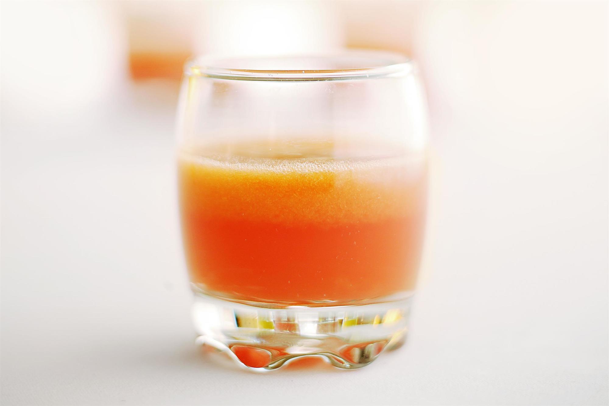 Le Meridien Cidde Dış mekan fotoğraf A glass of carrot juice