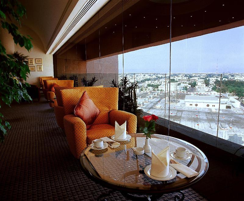 Le Meridien Cidde Dış mekan fotoğraf The lounge at the airport